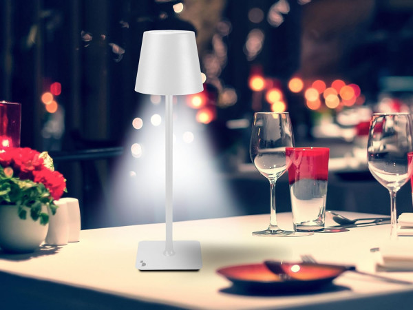 BEPER Punjiva stona lampa 2 u 1 P201UTP112