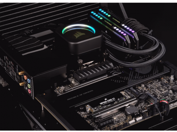 CORSAIR SSD MP600 CORE XT 2TB NVMe M.2 Gen4 PCIe x4 crna