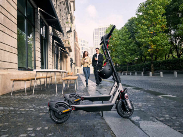 SEGWAY Elektricni trotinet NINEBOT F3 E