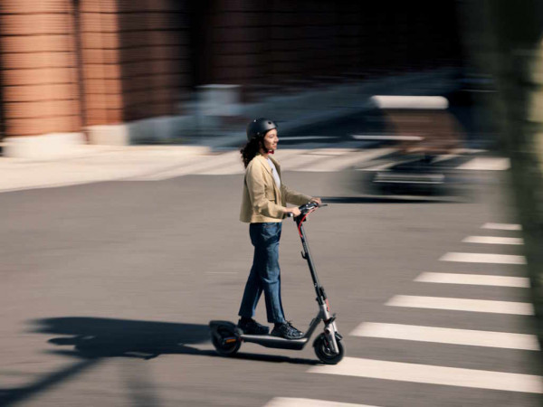 SEGWAY Elektricni trotinet NINEBOT F3 E