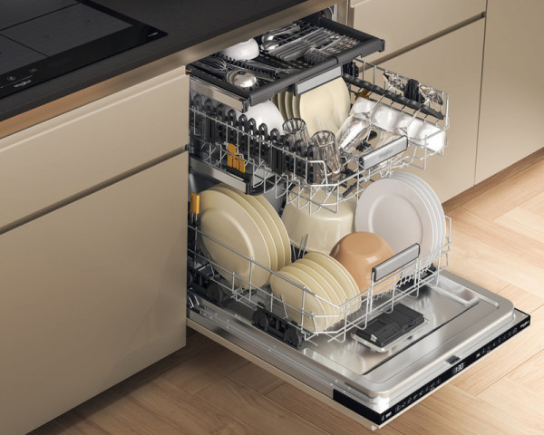 WHIRLPOOL W7I HF60 TU ugradna mašina za pranje sudova