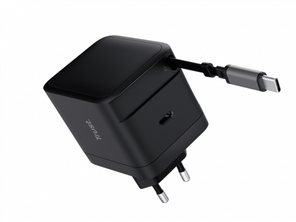 TRUST Punjac MAXO 65W RTRCT 2x USB-C rectractable 0.67m laptop/tablet/smartphone crna