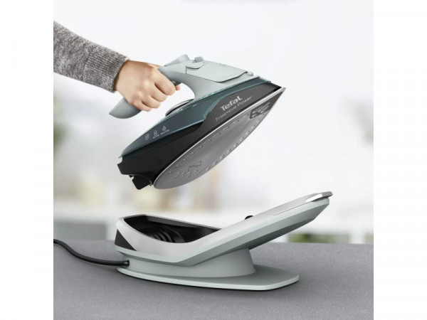 TEFAL BEŽIČNA PEGLA NA PARU FV6670